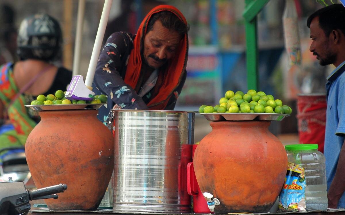 स्ट्रीट वेंडर्स एक्ट लागू करना